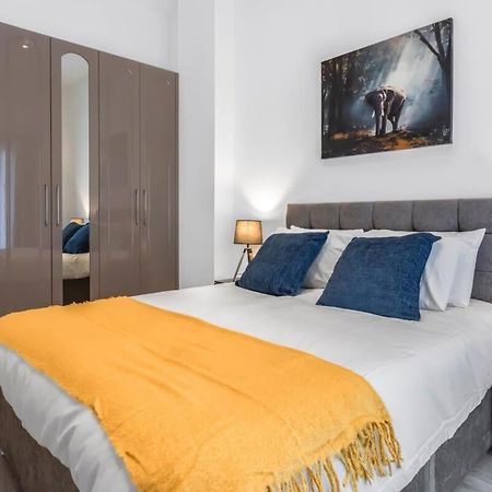 Lovely 1 Bedroom Apartment In Central Γουόκινγκ Εξωτερικό φωτογραφία