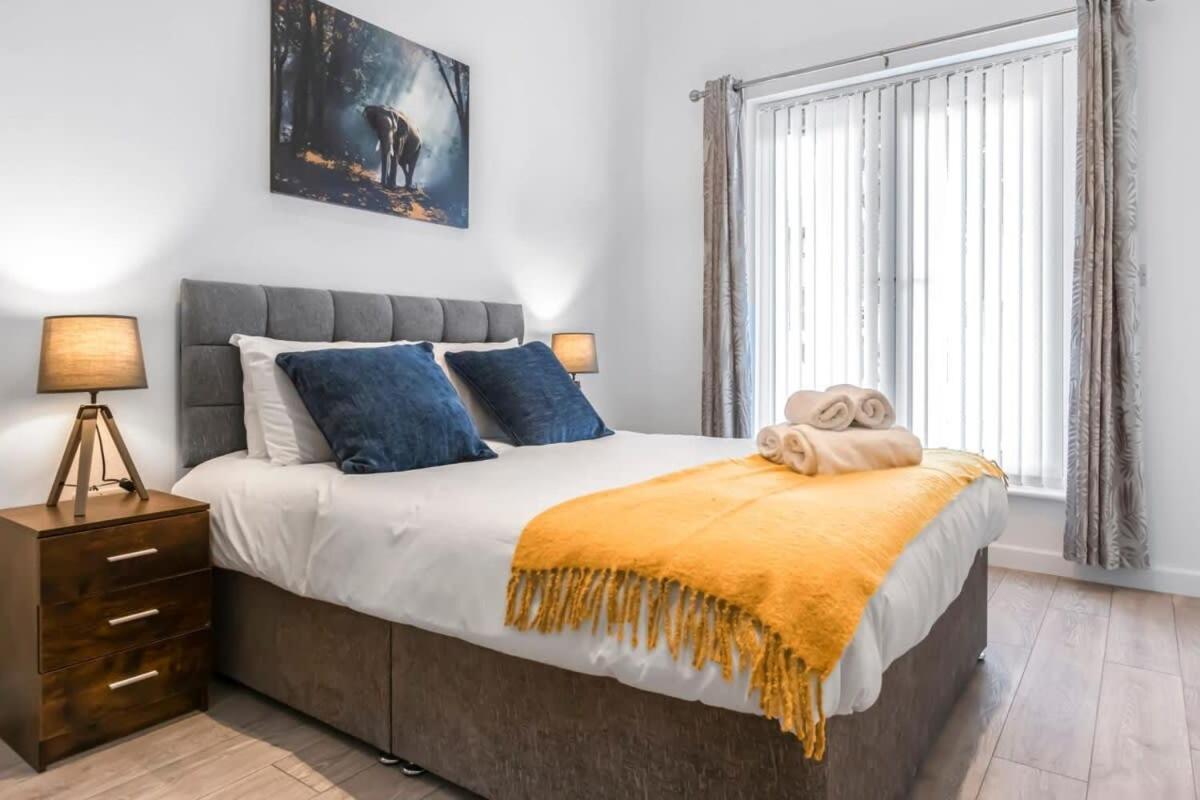 Lovely 1 Bedroom Apartment In Central Γουόκινγκ Εξωτερικό φωτογραφία