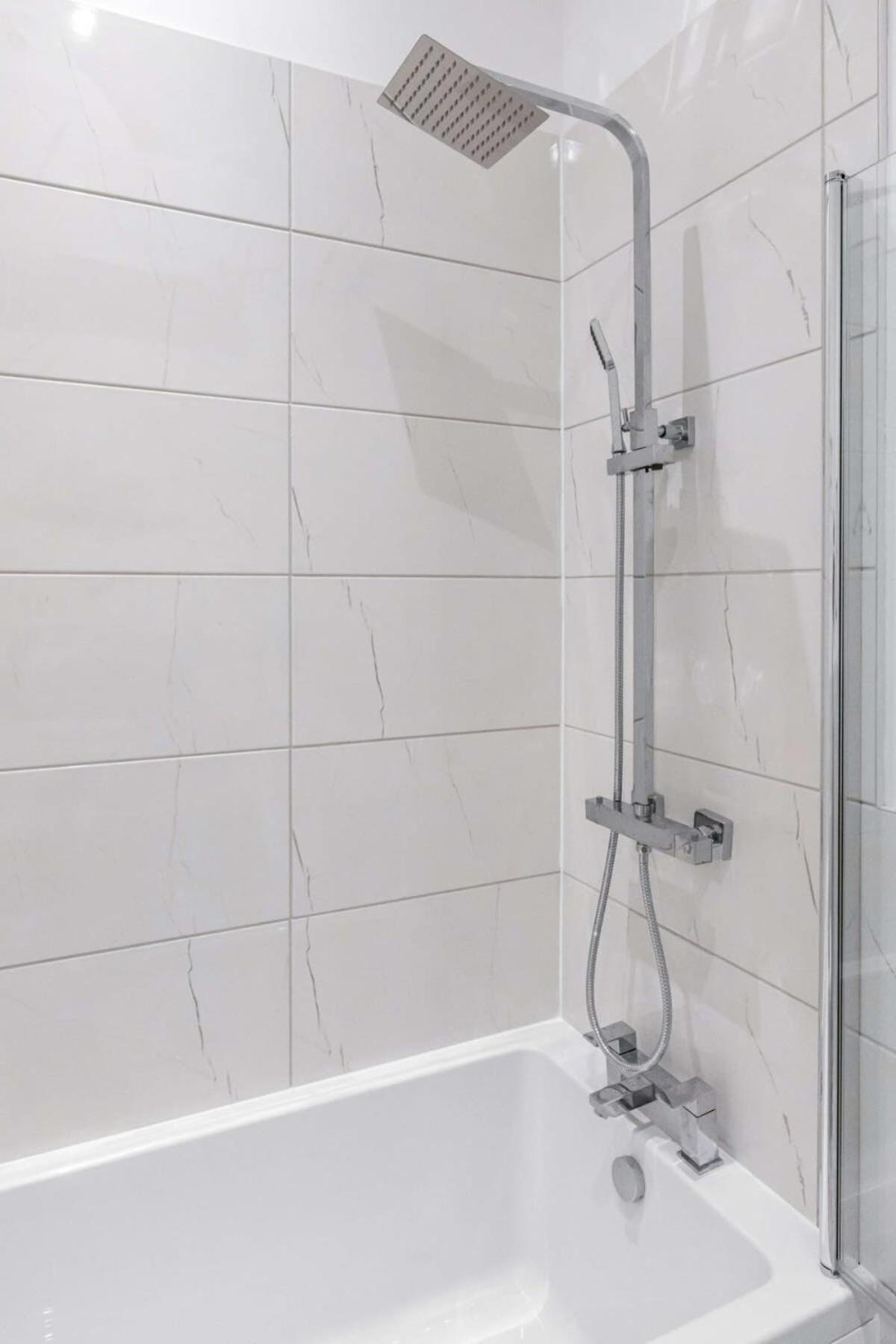 Lovely 1 Bedroom Apartment In Central Γουόκινγκ Εξωτερικό φωτογραφία